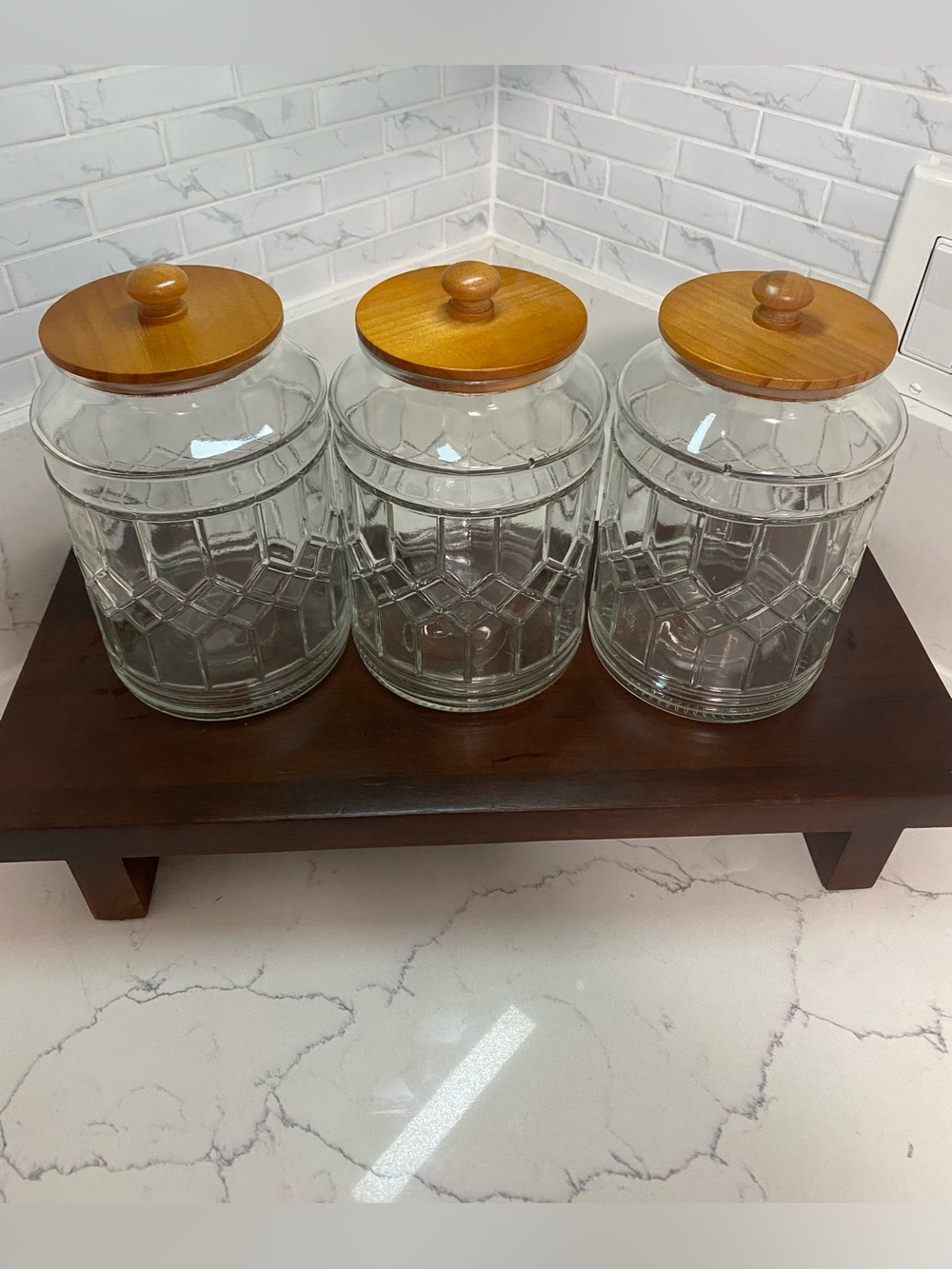 Clear Glass Canister Set with Wooden Lids - 🍄‍🟫🍂🫙 - Picture 4 of 5